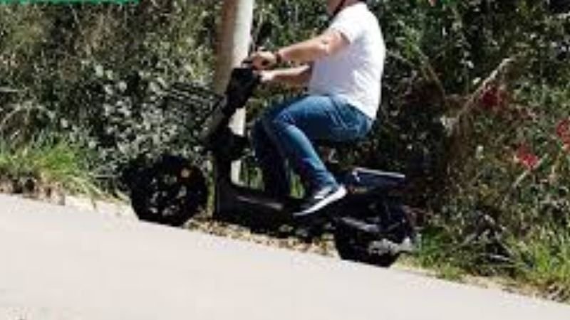 bicicleta elétrica em ladeira íngreme